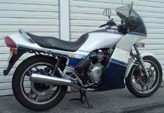 XJ900